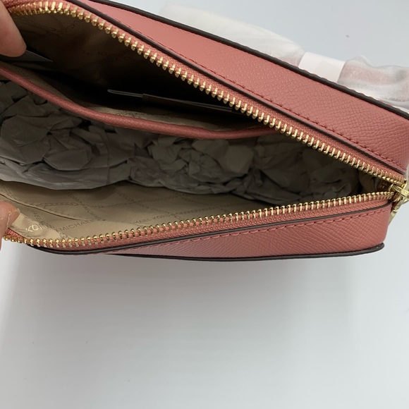 Michael Kors crossbody in rose color - Picture 4 of 8